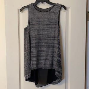 Simply Vera sleeveless black & white top sz. small